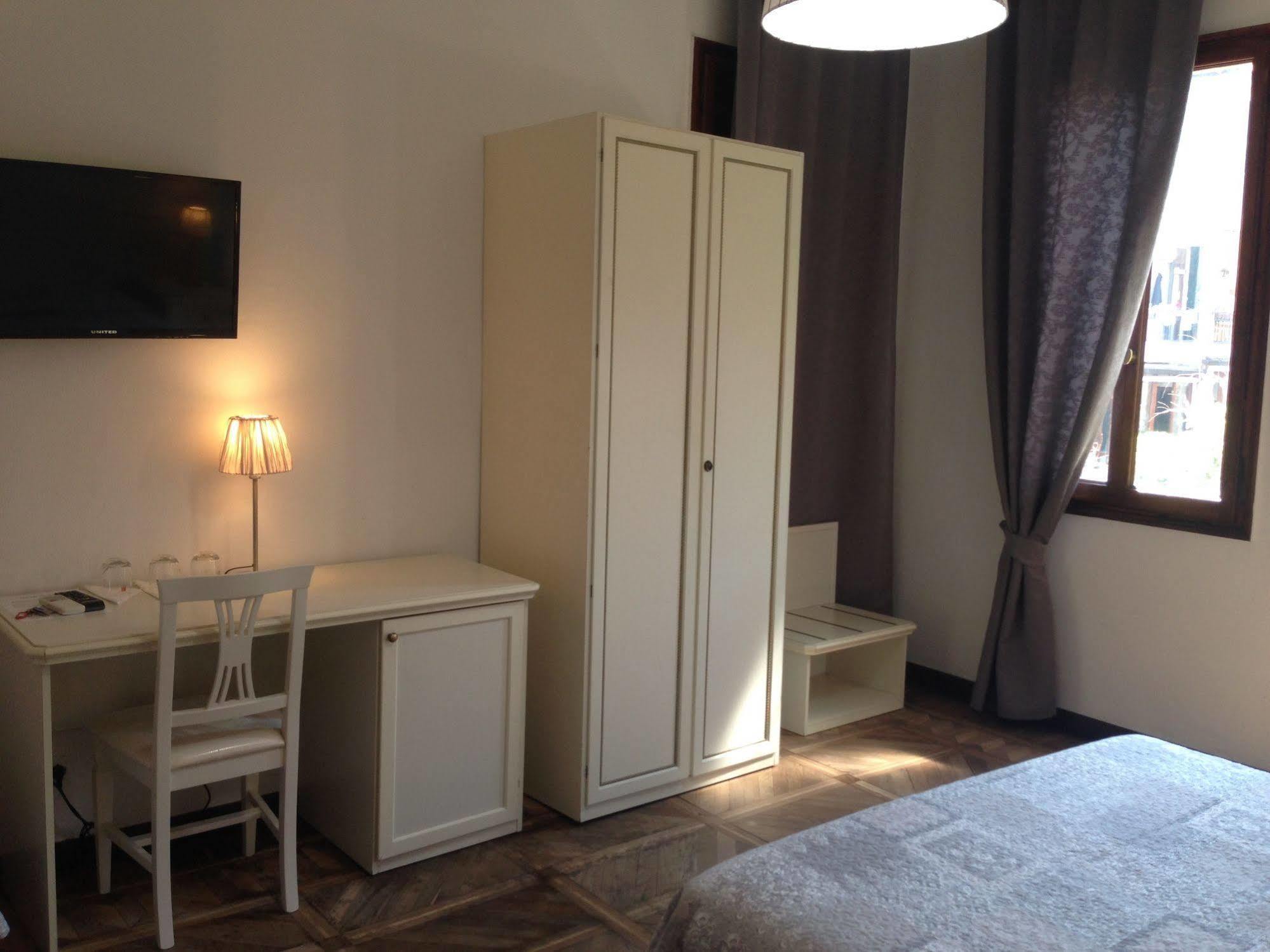 Guest House Loredana Herberg *